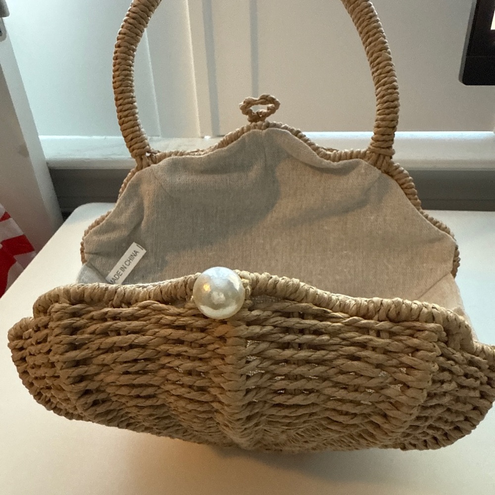 Shell Shaped Wicker Woven Handbag - Tan - Picture 4 of 4